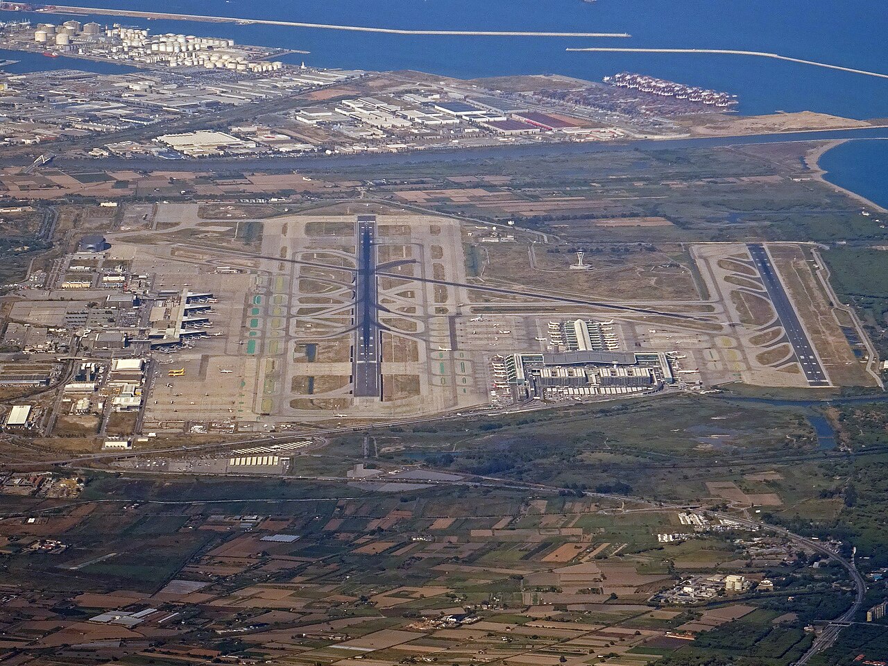 General José Antonio Anzoategui International Airport