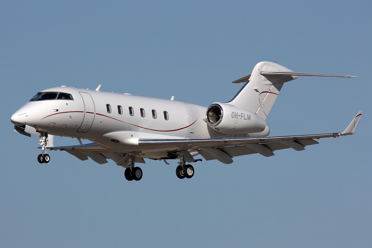 Bombardier Challenger 350 — exterior