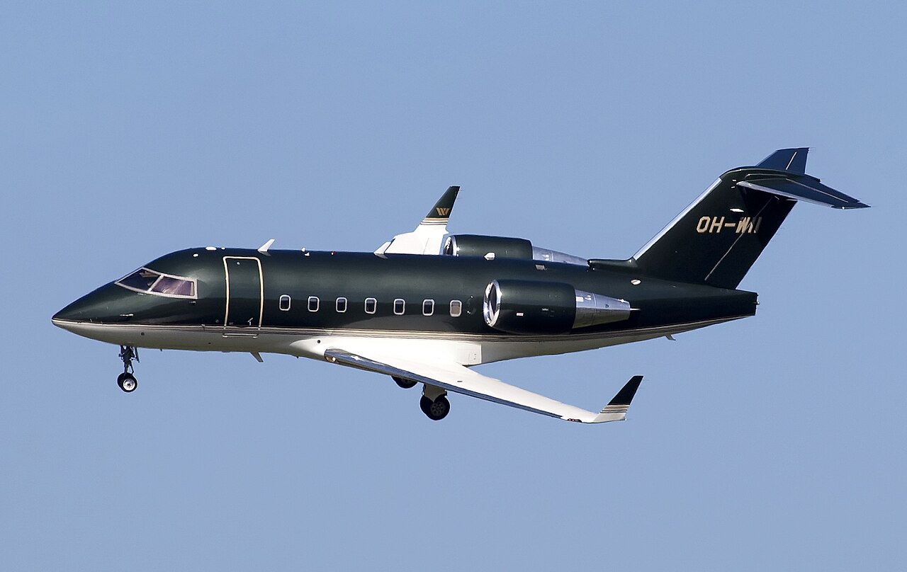 Bombardier Challenger 605 — exterior