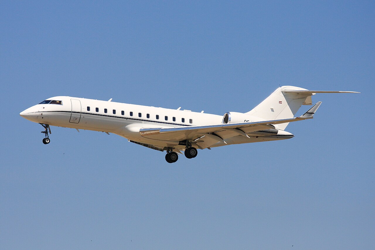Bombardier Global 5000 — exterior