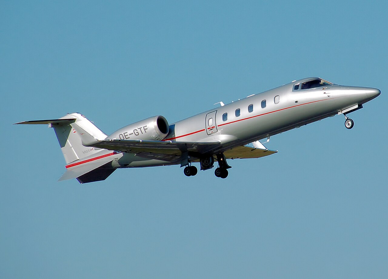 Bombardier Learjet 60XR — exterior